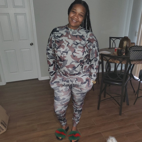 Two piece Camo Set - Picture 3 of 5